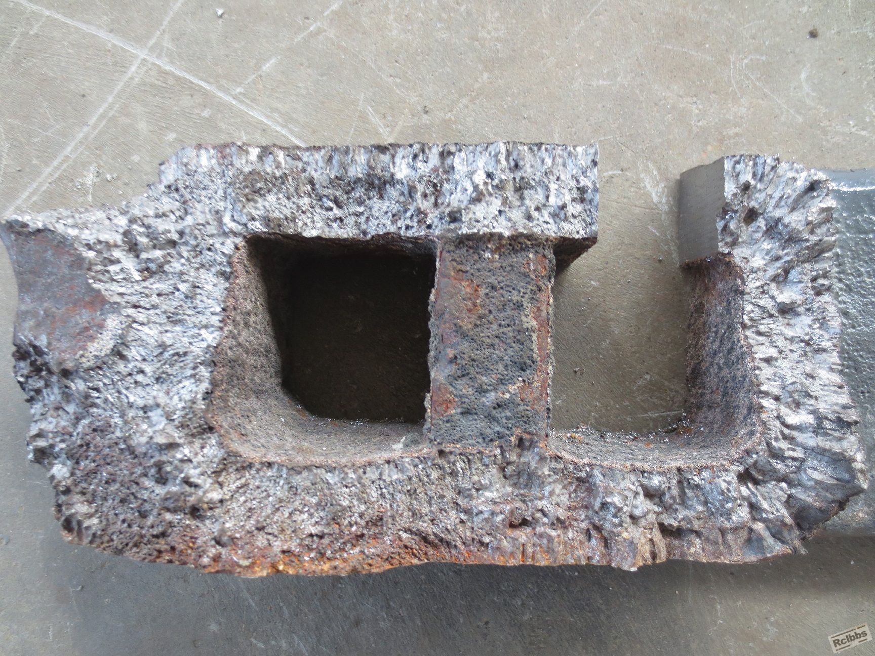 粗大柱状晶断口,求原因分析